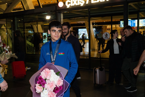 Azerbaijani U-15 boxing team returns home after successful European Championship - PHOTO