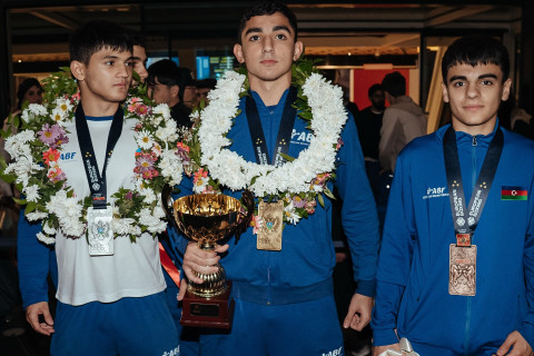 Azerbaijani U-15 boxing team returns home after successful European Championship - PHOTO