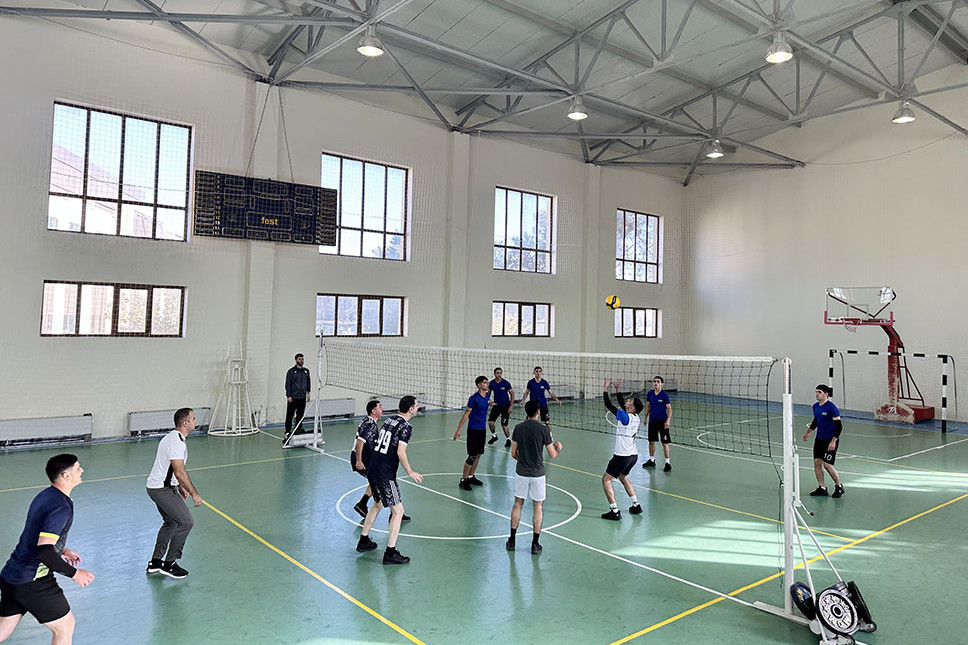 Hərbi qulluqçular arasında Zəfərin 5 illiyinə həsr olunmuş voleybol birinciliyi start götürüb - FOTO