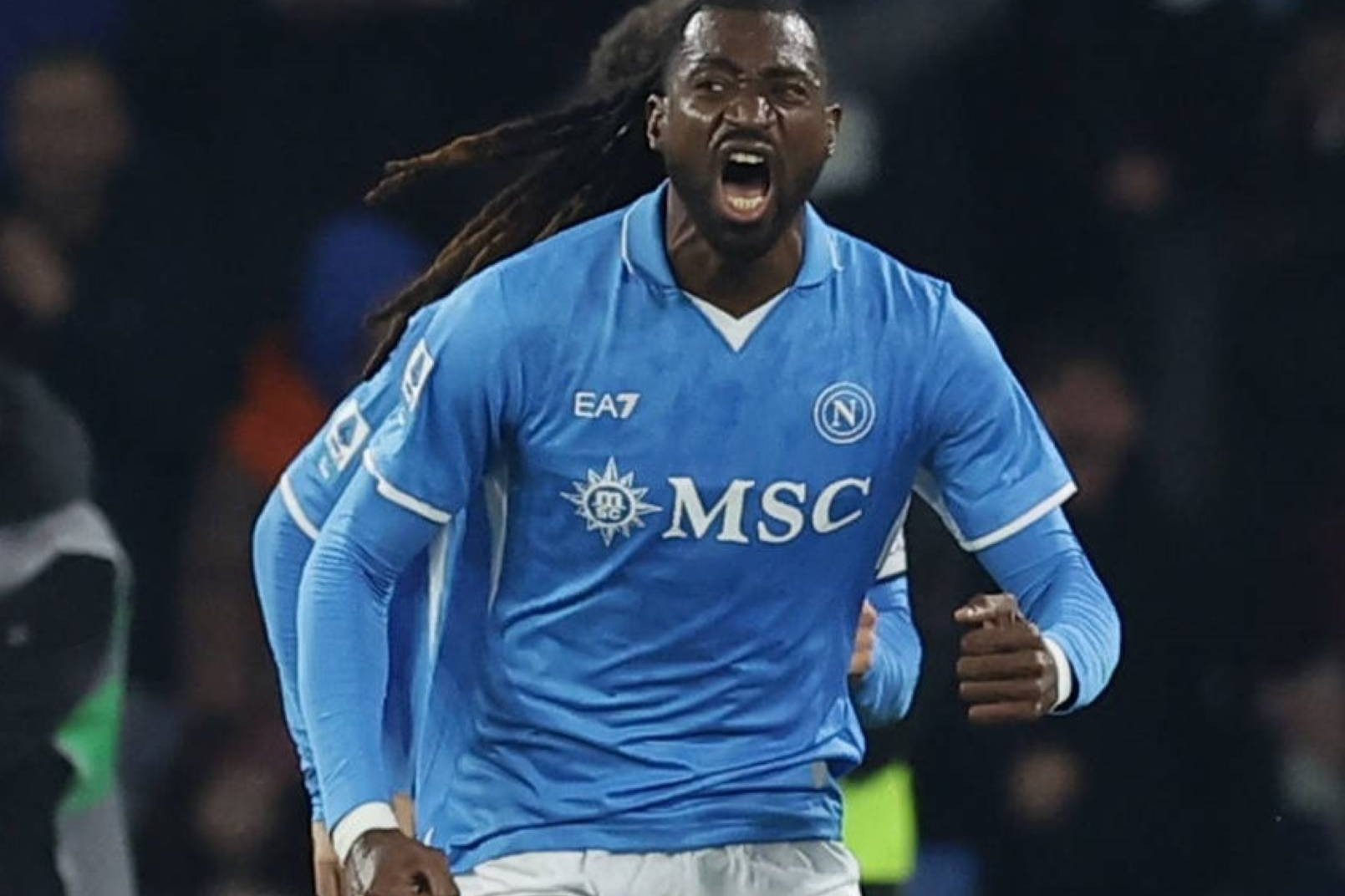 "Галатасарай" и "Фенербахче" вступили в борьбу за полузащитника "Наполи"