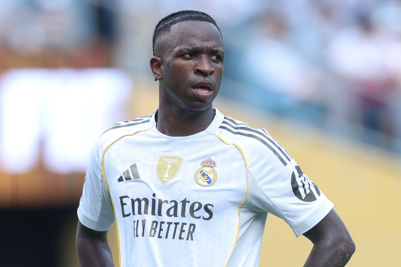 Vinicius’ reaction to substitution in El Clasico causes frustration within Real Madrid