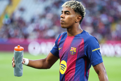 "Барселона" отменила часть публичных выходов Ямаля после скандала вокруг "Эль класико"