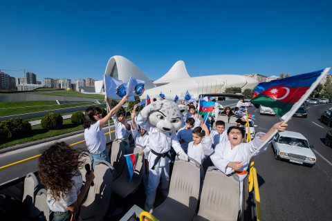 Ümumdünya Cüdo Günündə “Şəhər turu” - FOTO