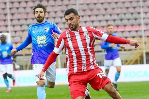 Vüsal İsgəndərli millidən dəvət gözləyir: “Hər zaman oynayan futbolçular çağırılır” - MÜSAHİBƏ