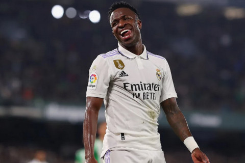 Vinicius Junior apologizes for emotional reaction in El Clasico
