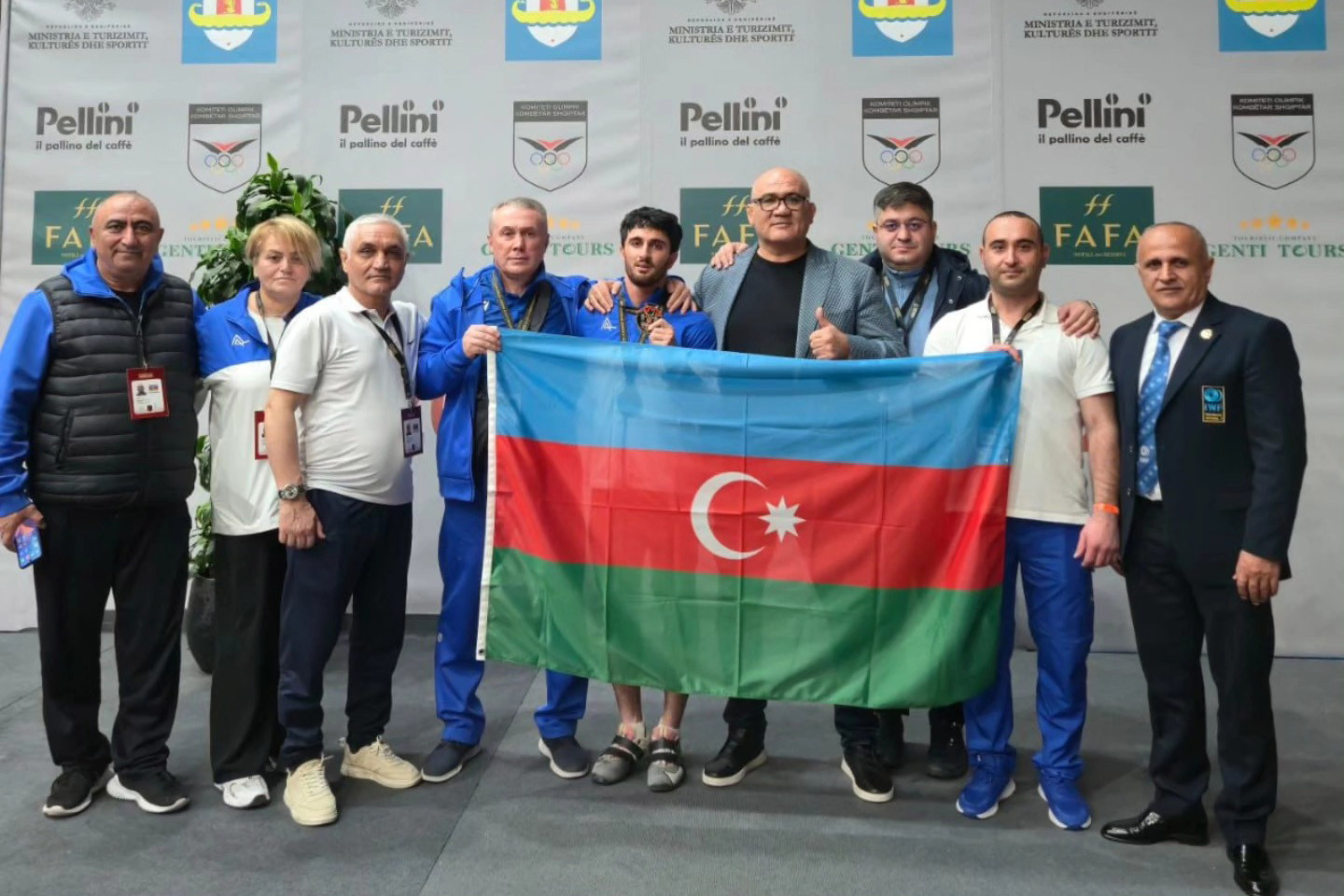 Азербайджанский тяжелоатлет завоевал три серебряные медали на чемпионате Европы - ФОТО/ВИДЕО