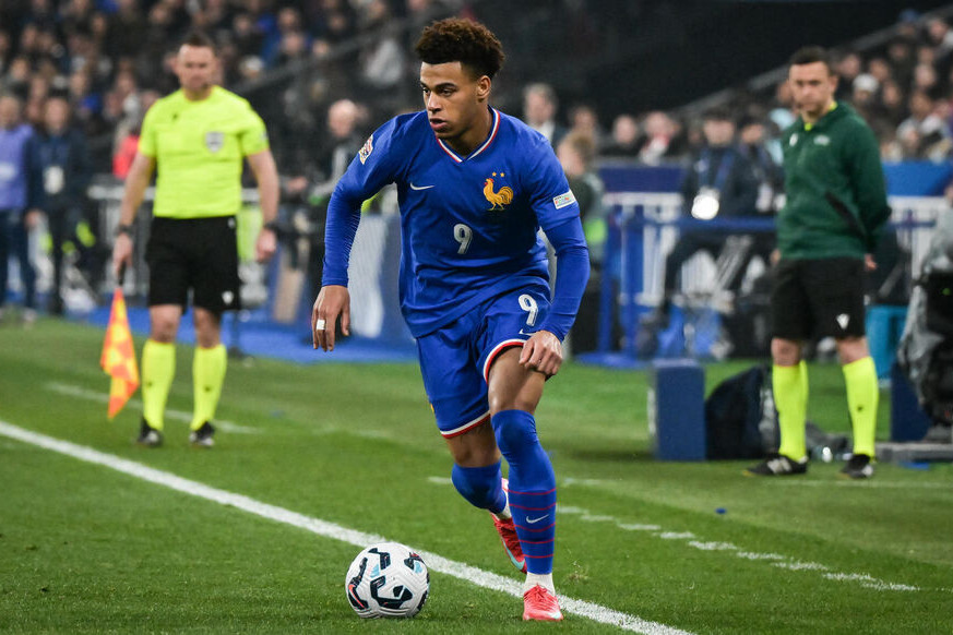 Fransalı futbolçu Bakıdakı oyundan əvvəl zədələnib - FOTO