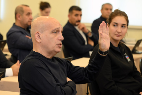 Fərid Qayıbov VI İslam Həmrəyliyi Oyunlarına hazırlıq işləri ilə bağlı tapşırıqlar verib - FOTO