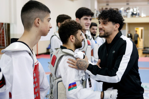 Бразильская звезда "Карабаха" Кади Боржес посетил тренировку паратаеквондистов - ФОТО