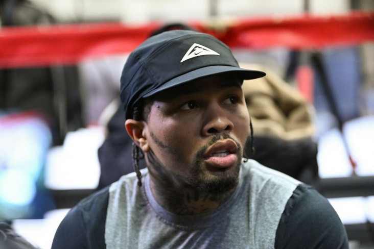 Dünya çempionu Cervonta Deviz zorakılıqda ittiham olunur