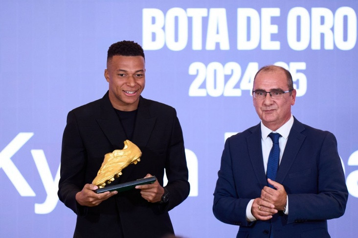 Killan Mbappeyə “Qızıl Buts” təqdim olunub