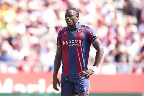 “Real Madrid” “Barselona”nın transfer hədəfini ələ keçirə bilər