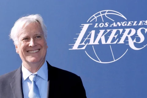 NBA “Leykers”in nəzarət səhm paketinin “Çelsi”nin həmsahibinə satılmasını təsdiqləyib