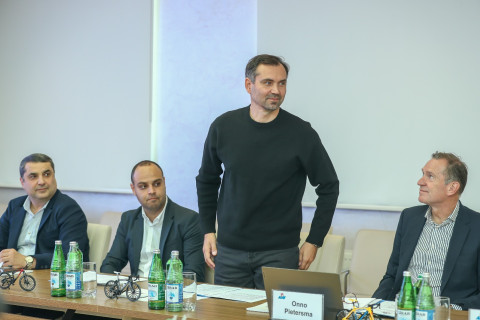 Казахстанец стал спортивным директором Федерации велоспорта Азербайджана - ФОТО