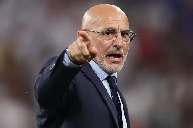 Главный тренер сборной Испании прокомментировал конфликт Ямаля и Карвахаля