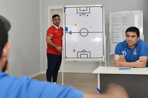 Gəncədə keçirilən UEFA-nın məşqçi hazırlığı proqramı başa çatdı - FOTO