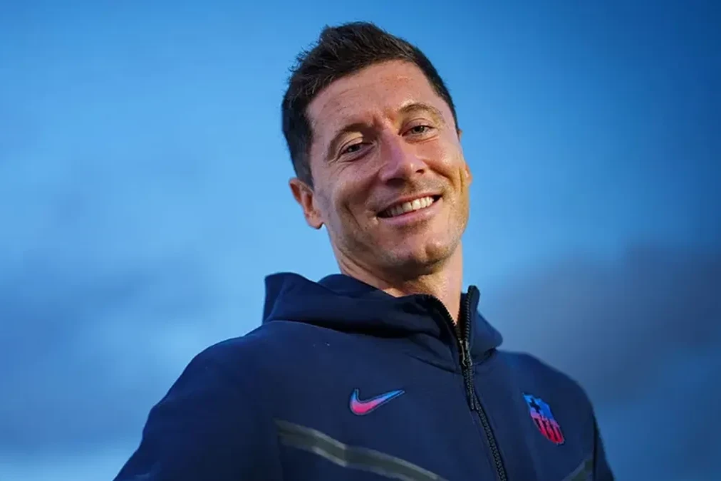 Левандовски отрастил усы ради благотворительности - ФОТО