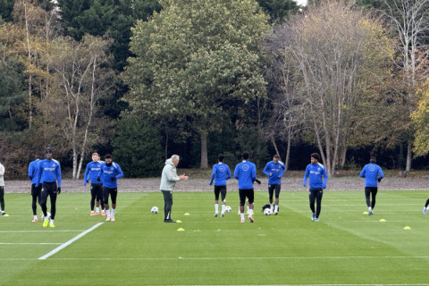 "Челси" проводит последнюю тренировку перед матчем с "Карабахом" - ФОТО