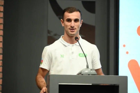 Фарид Гаибов встретился с отличившимися на международных соревнованиях азербайджанскими спортсменами - ФОТО