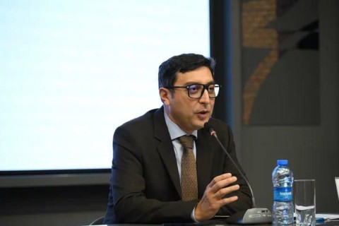 Fərid Qayıbov beynəlxalq yarışlarda fərqlənən idmançılarla görüşüb - FOTO