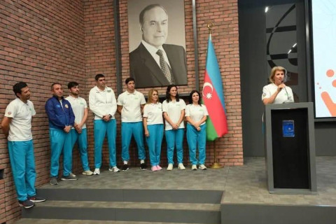 Фарид Гаибов встретился с отличившимися на международных соревнованиях азербайджанскими спортсменами - ФОТО