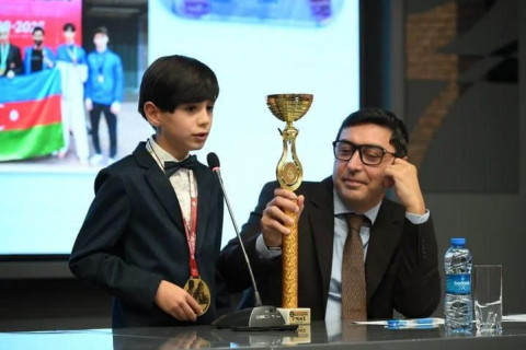 Фарид Гаибов встретился с отличившимися на международных соревнованиях азербайджанскими спортсменами - ФОТО