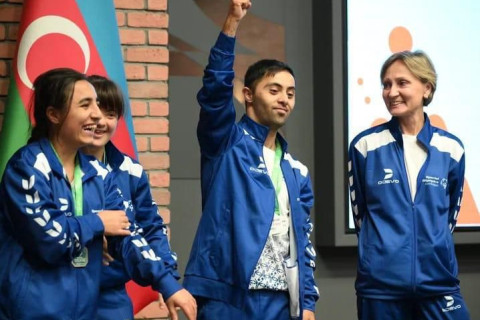 Фарид Гаибов встретился с отличившимися на международных соревнованиях азербайджанскими спортсменами - ФОТО