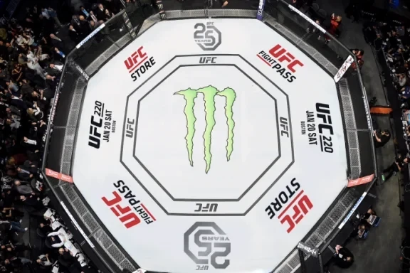 UFC döyüşçülərin yenilənmiş reytinq cədvəlini açıqlayıb