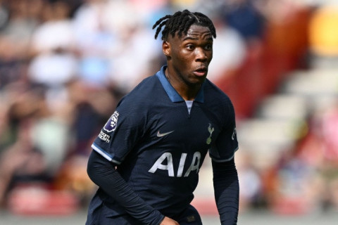 Futbol agentinin silahla hədələdiyi futbolçu “Tottenhem”in oyunçusu imiş