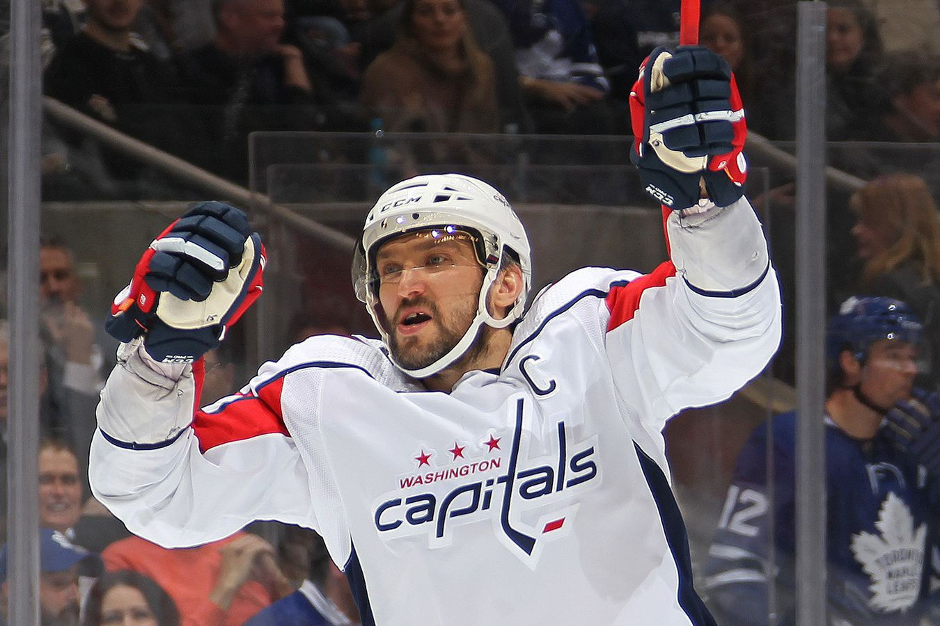 Александр Овечкин стал первым хоккеистом в истории, забившим 900 голов в регулярках НХЛ - ВИДЕО