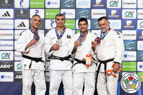 Mövlud Mirəliyev veteranlar arasında dünya çempionatında qızıl medala sahib olub - FOTO