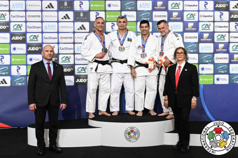 Mövlud Mirəliyev veteranlar arasında dünya çempionatında qızıl medala sahib olub - FOTO