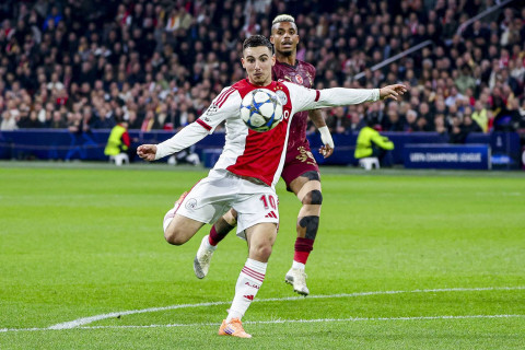 Хет-трик Осимхена помог "Галатасараю" разгромить "Аякс" в матче Лиги чемпионов - ВИДЕО