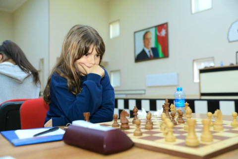 Zəfər Gününə həsr olunmuş şahmat yarışında 87 iştirakçı mübarizə aparıb - FOTO