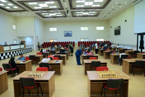 Zəfər Gününə həsr olunmuş şahmat yarışında 87 iştirakçı mübarizə aparıb - FOTO