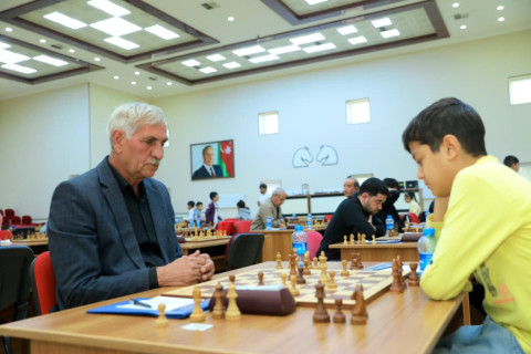 Zəfər Gününə həsr olunmuş şahmat yarışında 87 iştirakçı mübarizə aparıb - FOTO