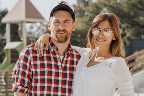 “Qalatasaray”ın 300 mindən çox azarkeşi Messi və xanımına xahiş ünvanladılar