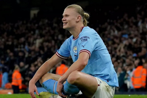 Holand Premyer Liqada tarixi rekorda yaxınlaşır