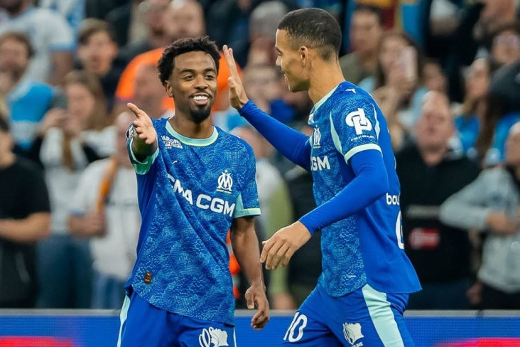 “Marsel” qələbə qazanaraq liderliyə yüksəlib