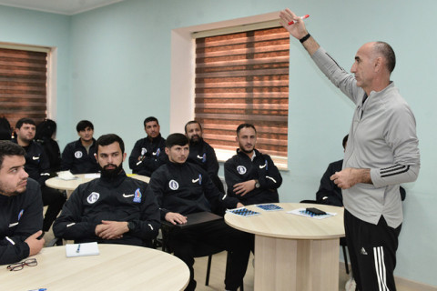 Azərbaycan məşqçiləri üçün UEFA C kateqoriyalı kurs davam edir - FOTO
