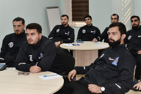 В Баку продолжается третий этап курса тренеров УЕФА - ФОТО