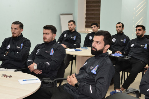 В Баку продолжается третий этап курса тренеров УЕФА - ФОТО