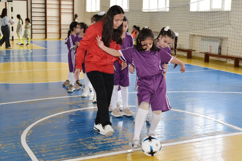Bakıda UEFA-nın dəstəyi ilə keçirilən “Məktəbli Qızlar” turnirinə start verilib - FOTO