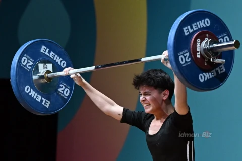 Ağırlıqqaldıranımız VI İslam Həmrəyliyi oyunlarında üç bürünc medal qazandı - YENİLƏNİB + FOTO