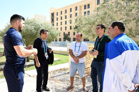 Фарид Гаибов встретился с азербайджанскими спортсменами в Саудовской Аравии - ФОТО