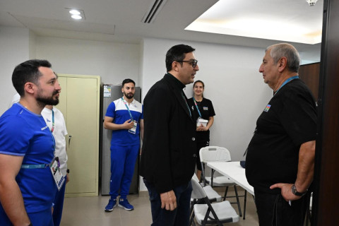 Фарид Гаибов встретился с азербайджанскими спортсменами в Саудовской Аравии - ФОТО