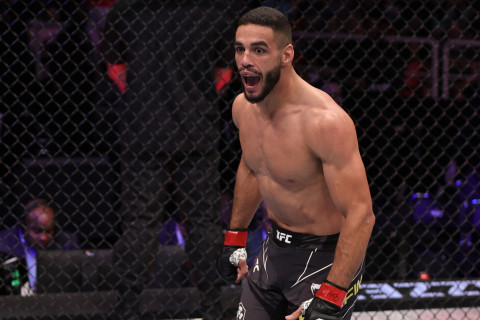 Bonfim Braun üzərində nokaut qələbəsi ilə UFC-də əsas döyüşü qazanıb - VİDEO