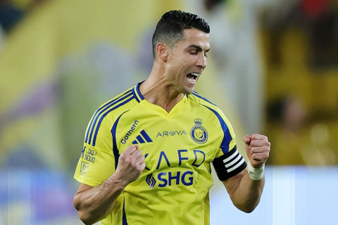 Роналду высмеял судью в матче с "Неомом"