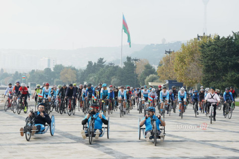 В Баку прошел велопробег под девизом "Наш флаг - символ победы, источник гордости"- ФОТО