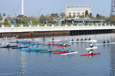 Гребцы поучаствовали в мероприятии в честь Победы и Дня флага Азербайджана - ФОТО